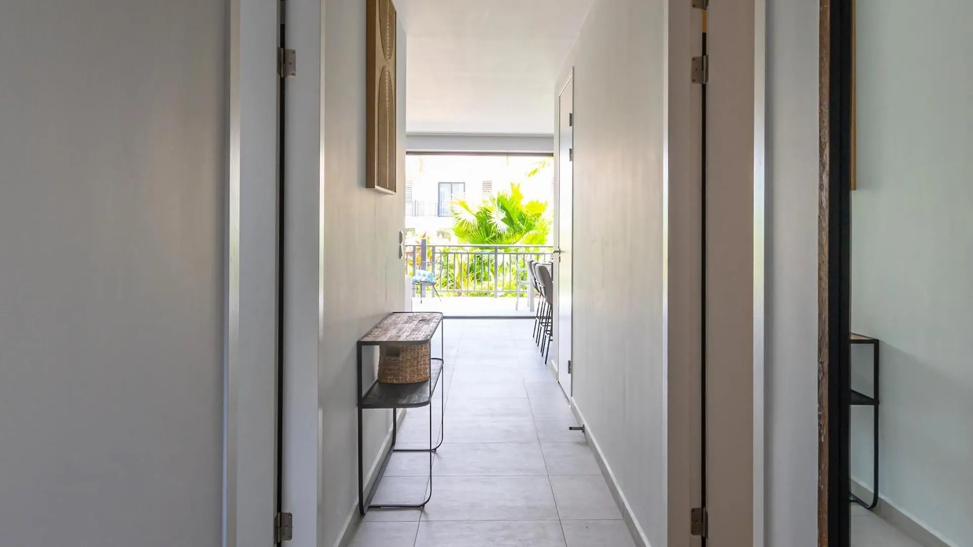 Blue Breeze Balcony Apartment Willemstad