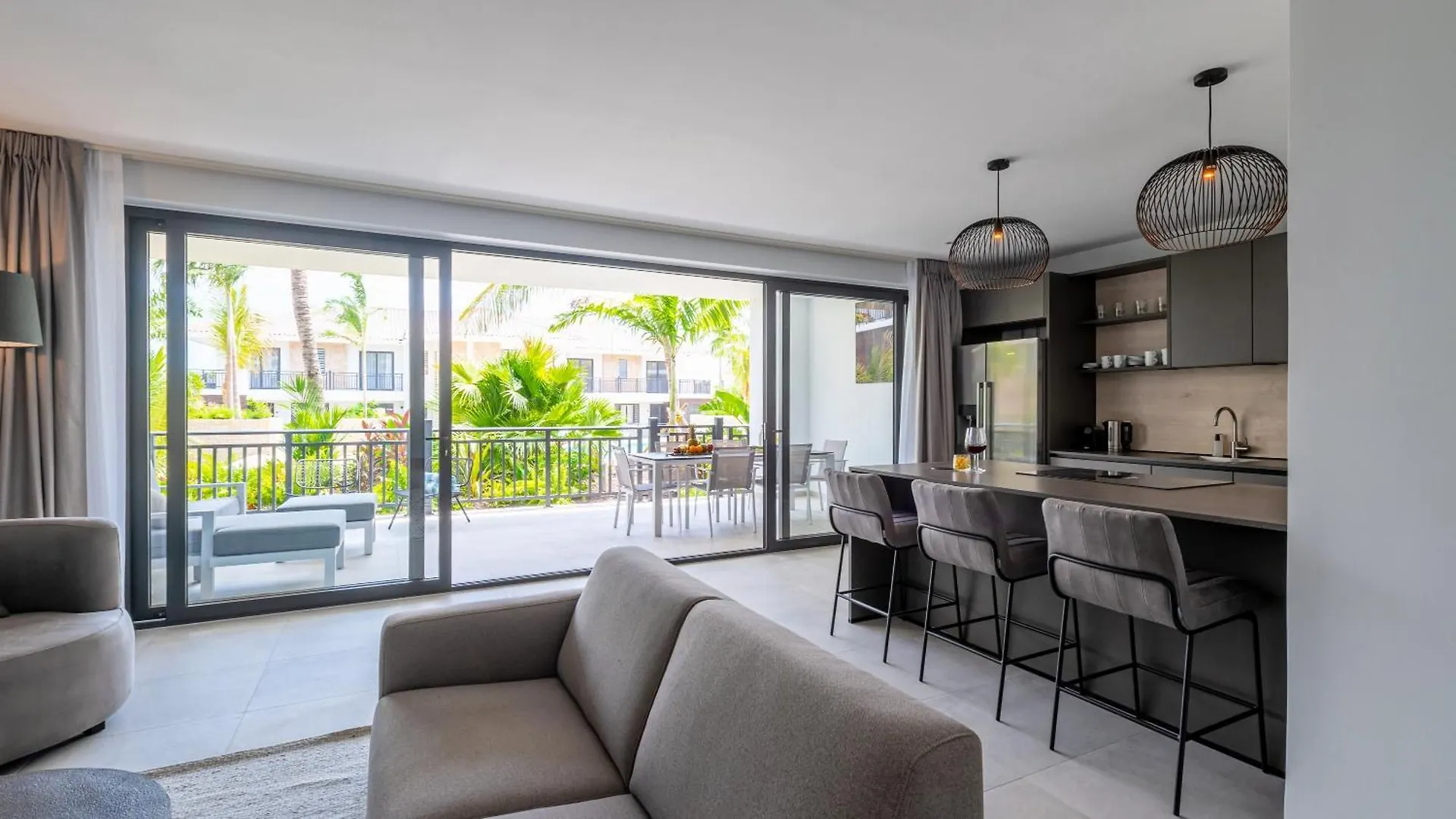 Blue Breeze Balcony Apartment Willemstad