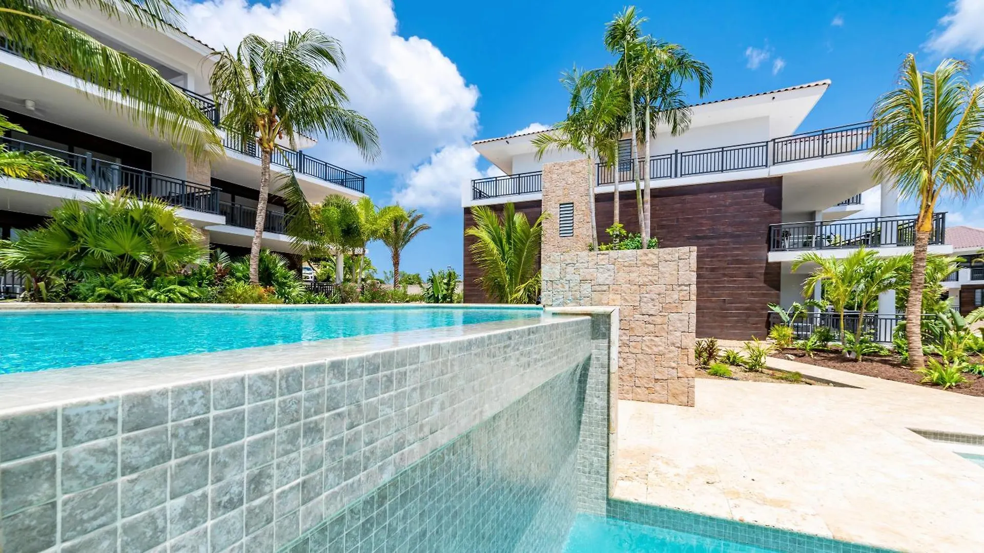 Blue Breeze Balcony Apartment Willemstad Curacao